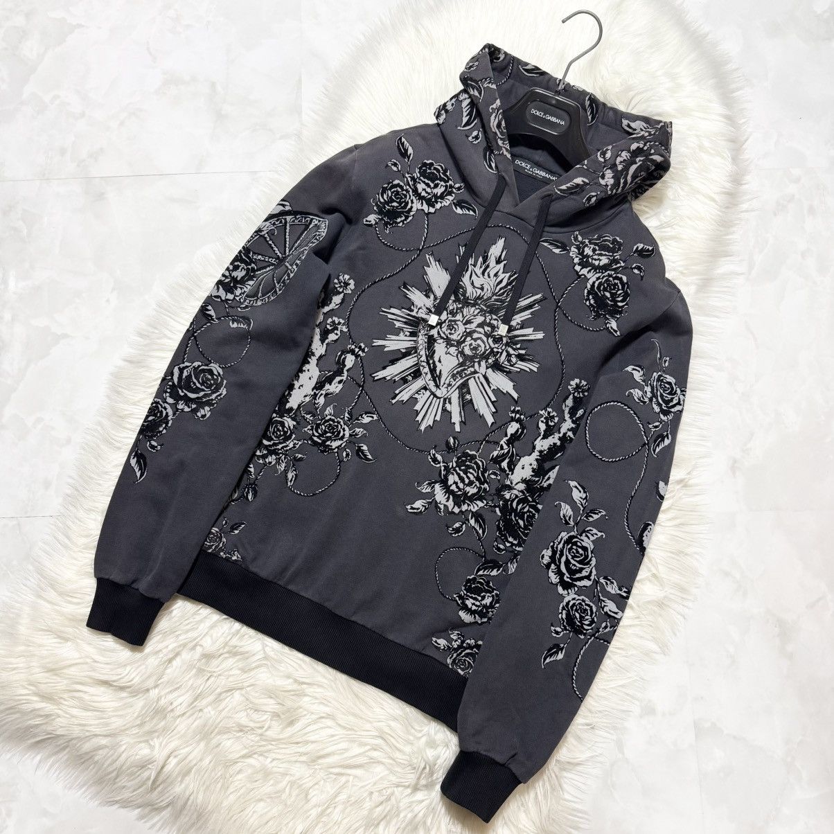 Dolce & Gabbana Dolce & Gabbana Heart and Rose Design Hoodie Pullover Size US S / EU 44-46 / 1 - 9 Thumbnail