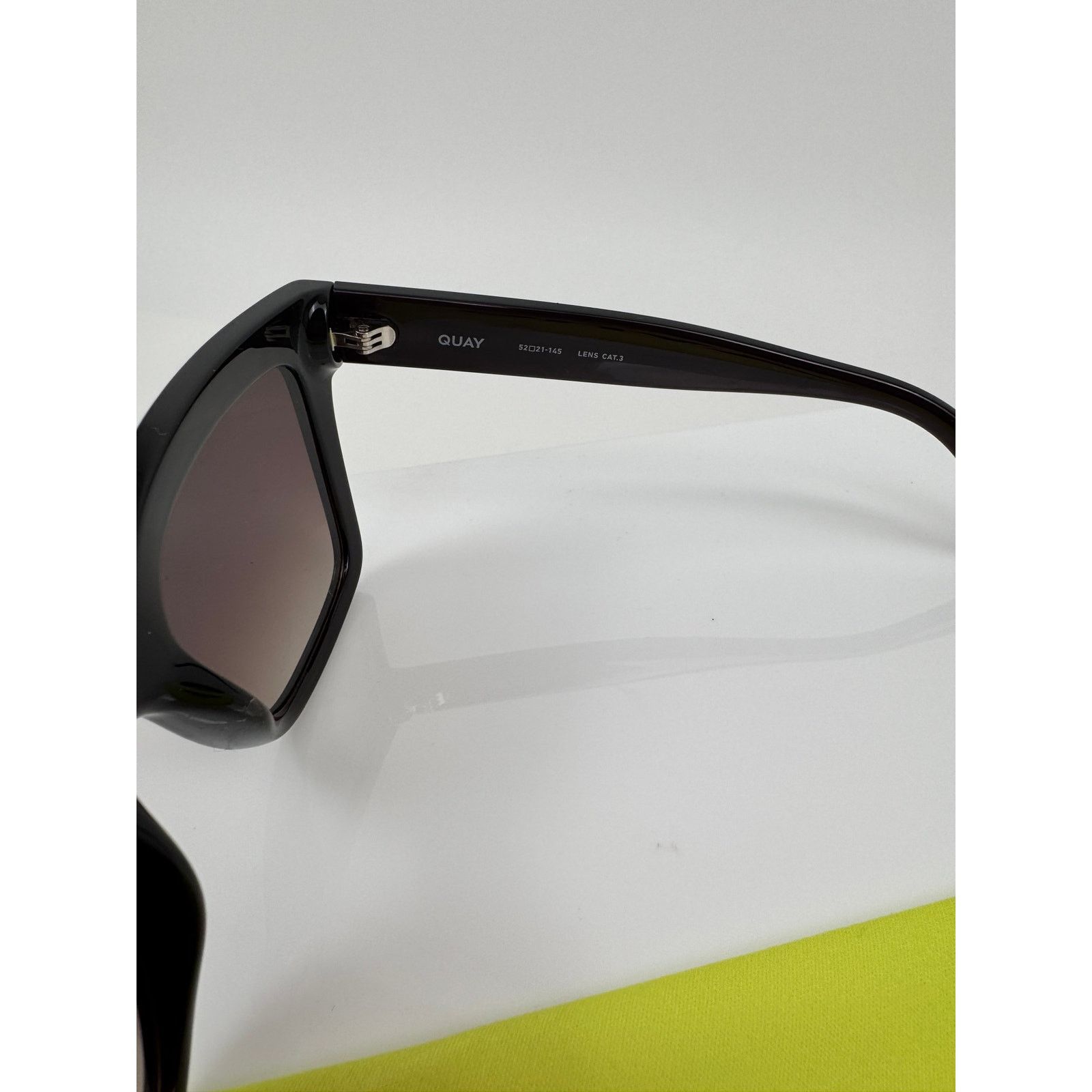 Quay Quay Icy Dark Brown Gradient Square Oversized Sunglasses Size ONE SIZE - 7 Thumbnail