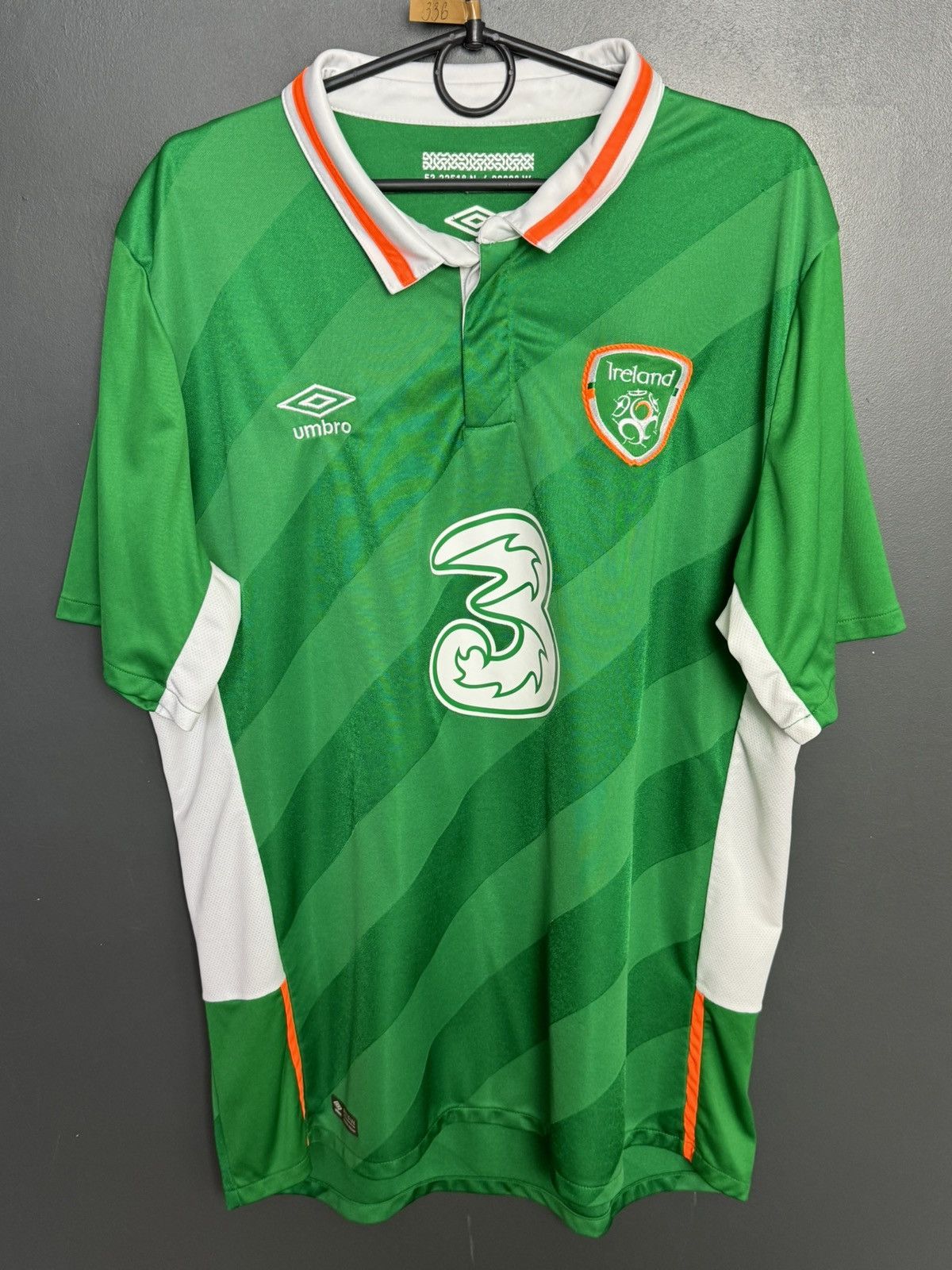 Umbro Republic of Ireland 16/18 Home Football Jersey Size US XL / EU 56 / 4 - 1 Thumbnail
