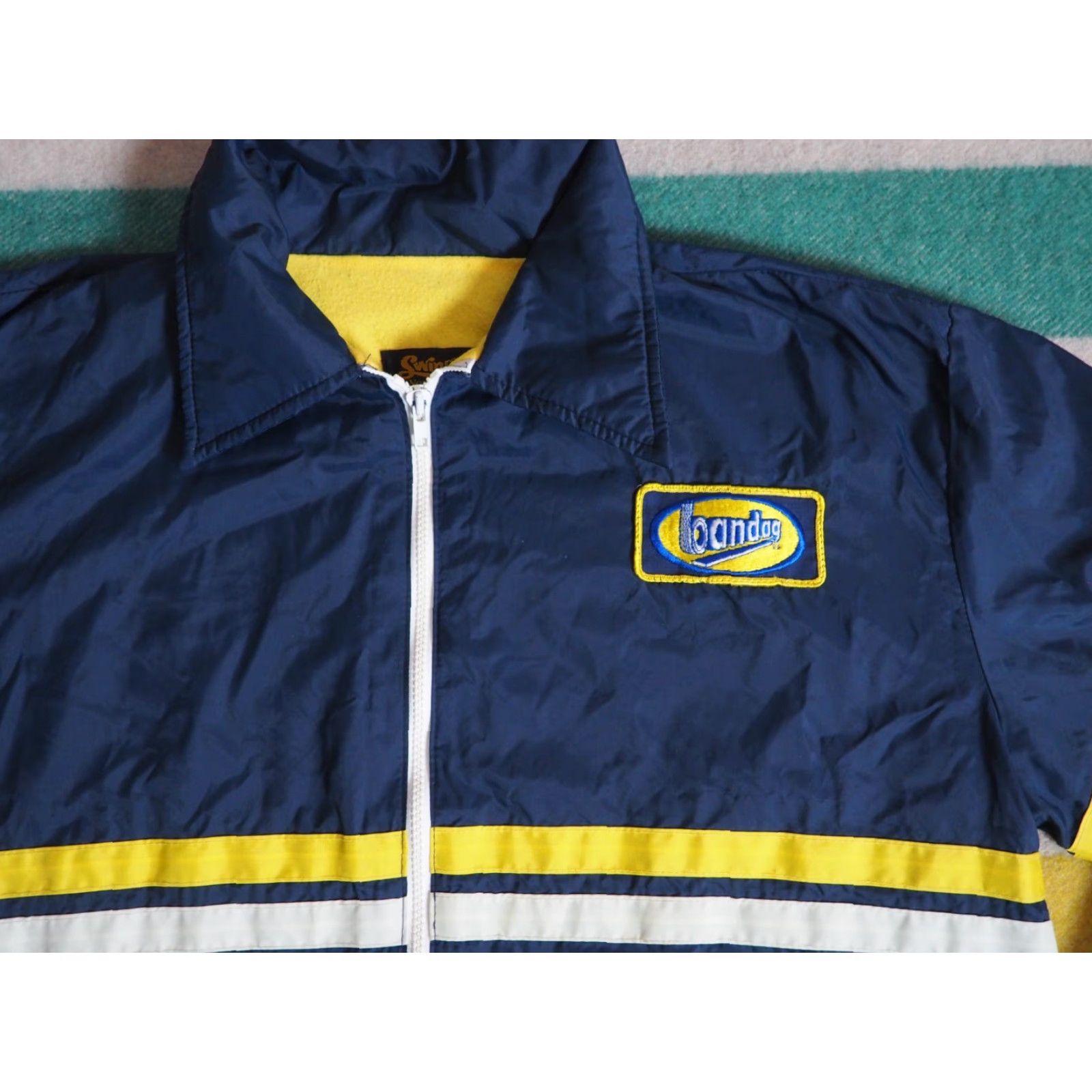 Vintage VTG 70s Swingster BANDOG Navy Blue Yellow Satin Nylon Striped Jacket USA XL Shirt Mens Size US XL / EU 56 / 4 - 3 Thumbnail