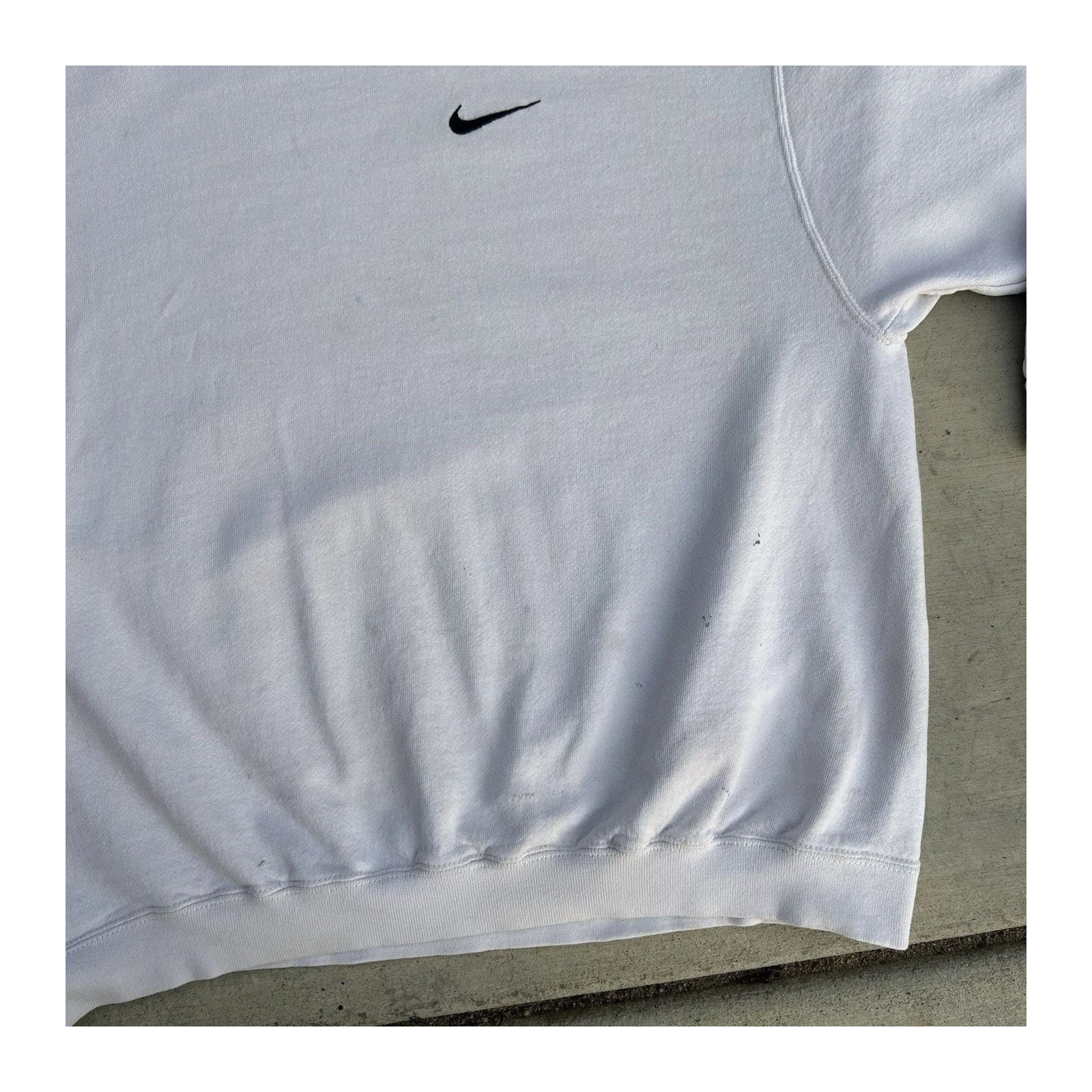 Nike VTG 90s Nike Crewneck Sweatshirt Size Large Made In USA Whit Size US L / EU 52-54 / 3 - 7 Thumbnail