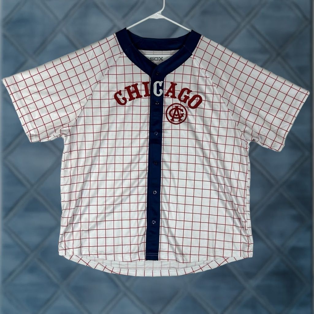 Vintage Chicago White Sox Short Sleeve Button Up Shirt Mens XL White Red Striped Casual Size US XL / EU 56 / 4 - 1 Thumbnail