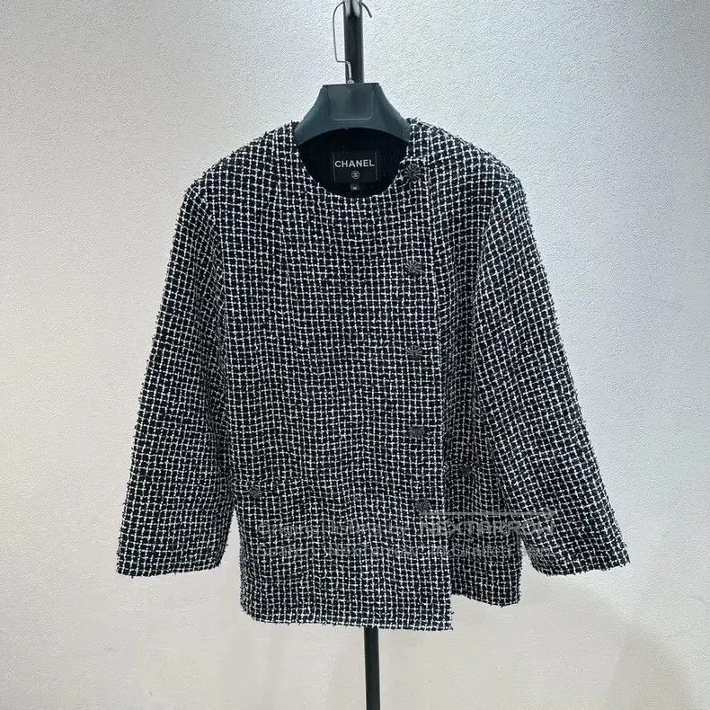Chanel Chanel 23c early spring vacation black and white plaid seq Size XS / US 0-2 / IT 36-38 - 1 Thumbnail