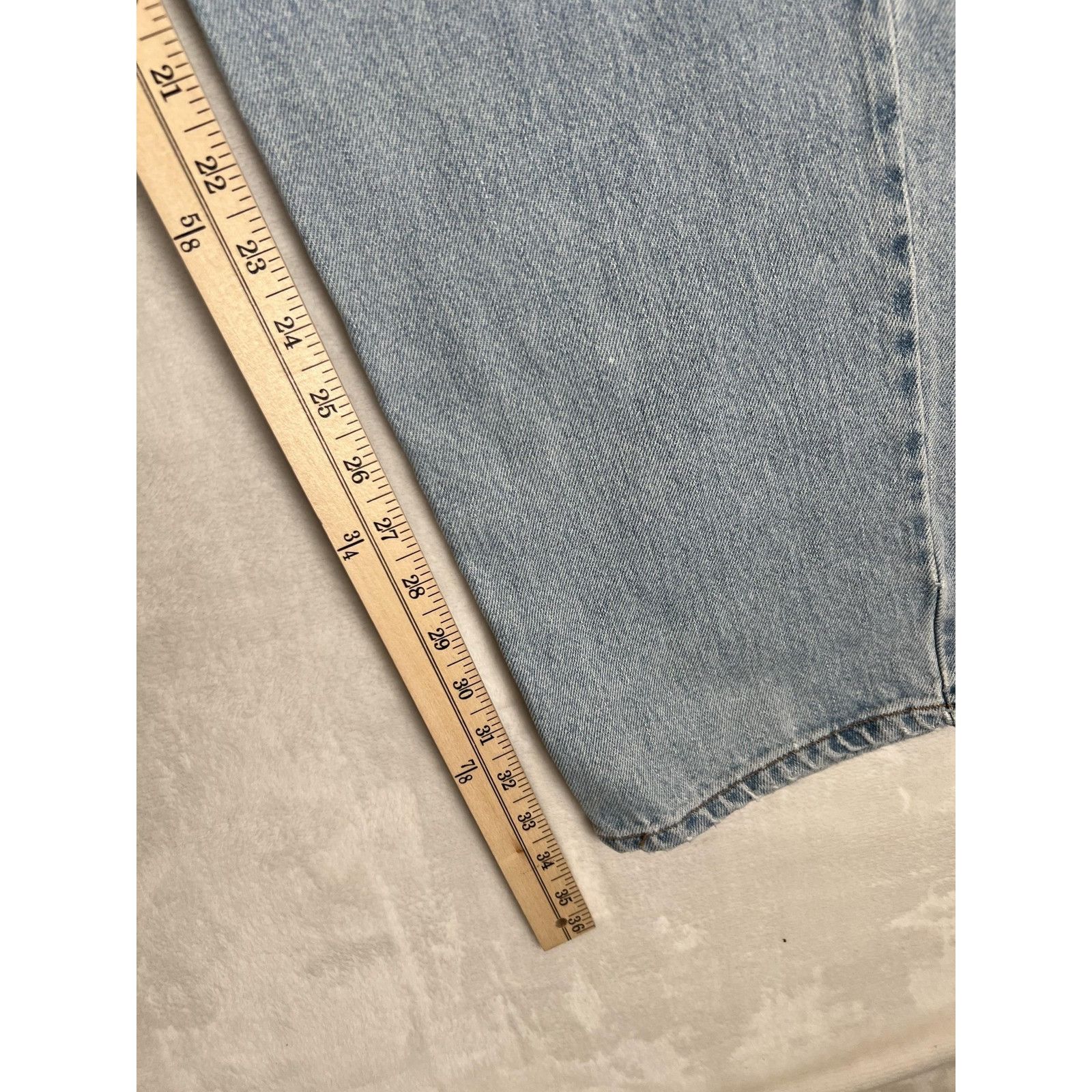 Levi's VTG Levis 550 Jeans Mens 36x34 Blue Light Wash Relaxed Fit T Size US 36 / EU 52 - 6 Thumbnail