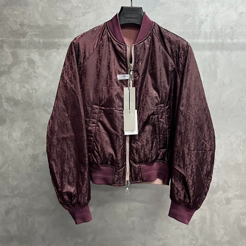 The latest burgundy solid color baseball collar zipper dou