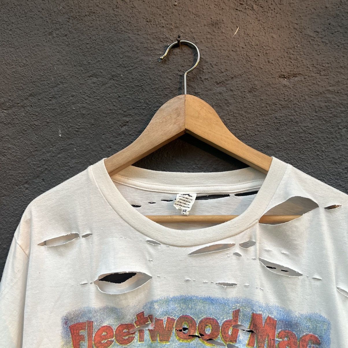 Band Tees Thrashed Distressed Fleetwood Mac ERD GRUNGE Band Tee Size US L / EU 52-54 / 3 - 3 Thumbnail