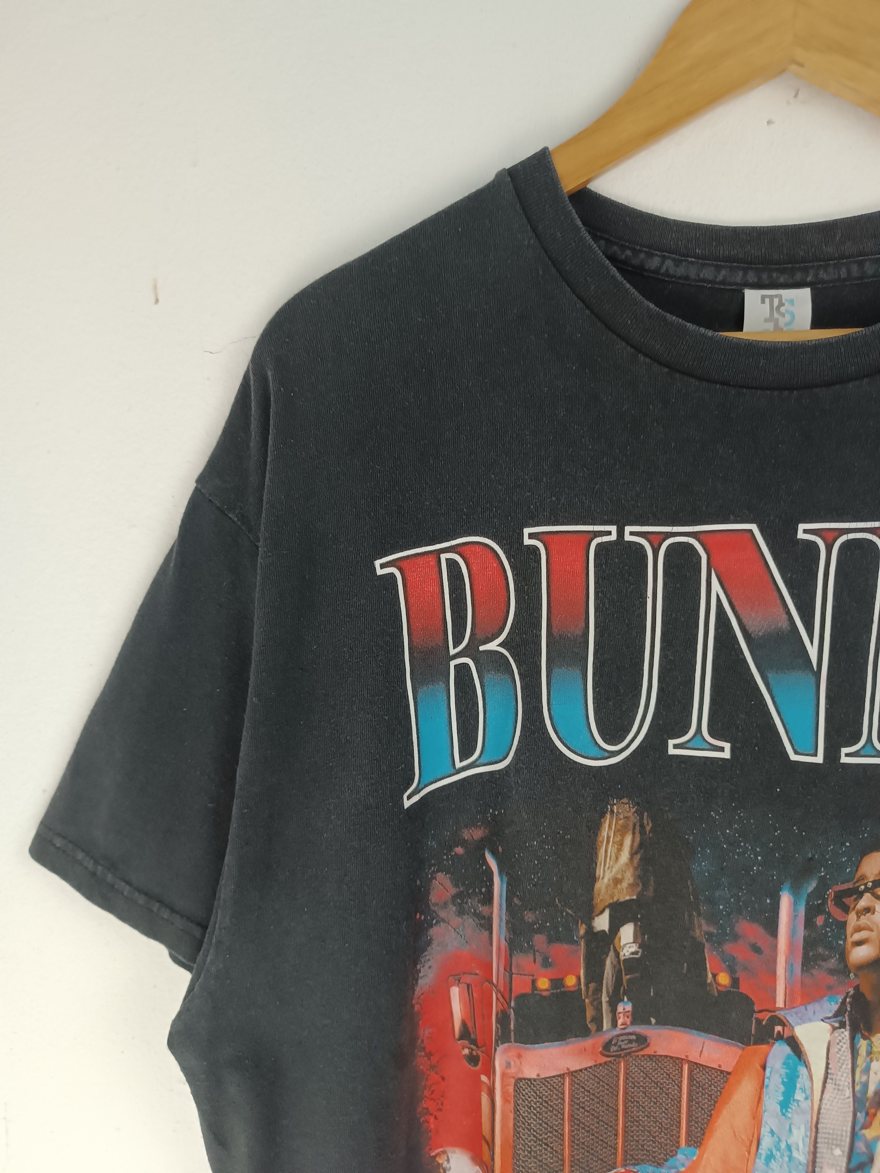 Rap Tees VINTAGE FADED BAD BUNNY EL ULTIMO TOUR DEL MUNDO TEE Size US XL / EU 56 / 4 - 5 Thumbnail