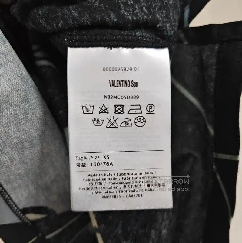 Valentino Valentino Black Cotton Graphic Short Sleeve T-shirt . Size XS / US 0-2 / IT 36-38 - 4 Thumbnail