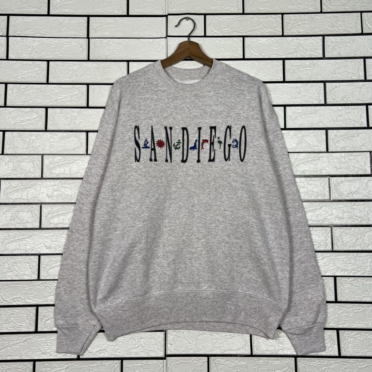 Vintage Vintage 90's SANDIEGO Big Logo Sweatshirt #4278-C194 Size US L / EU 52-54 / 3 - 1 Thumbnail