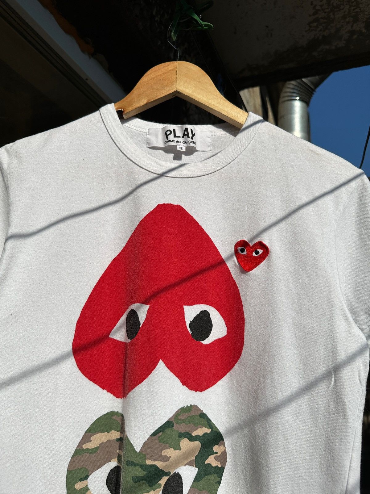 Comme des Garcons Women’s Comme des Garçons Play Double Heart White T-Shirt Size S / US 4 / IT 40 - 4 Thumbnail