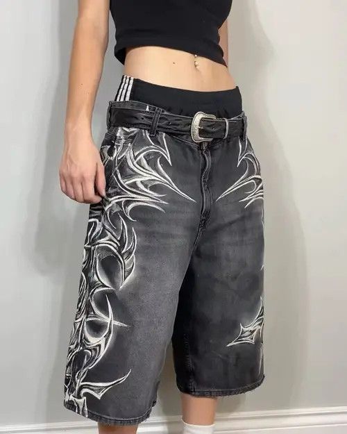 VIBE Y2K Printed Shorts Size US 30 / EU 46 - 1 Thumbnail