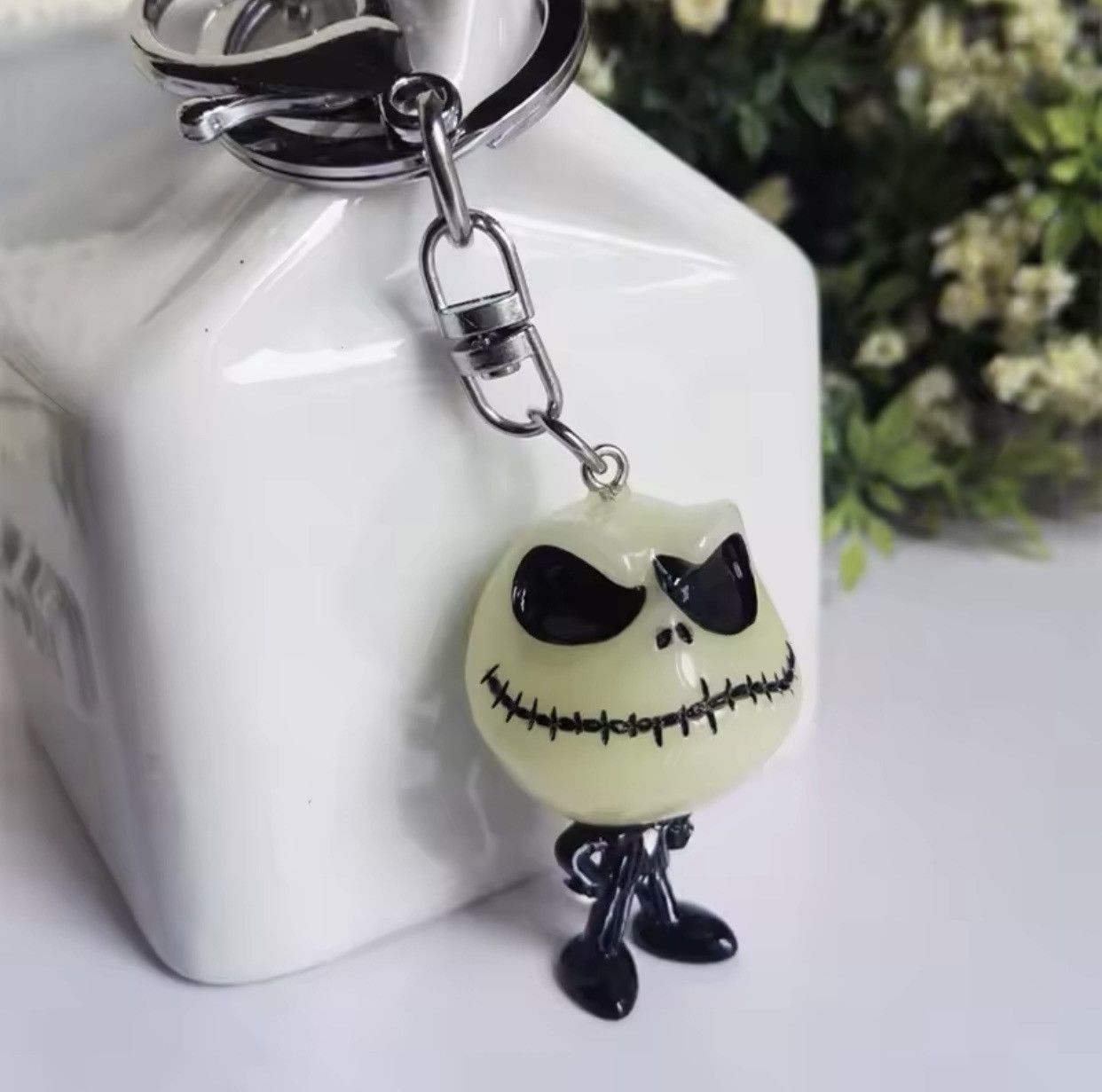 Japanese Brand Personality Car luminous Keychain Car Key Chain Skull Size ONE SIZE - 4 Thumbnail