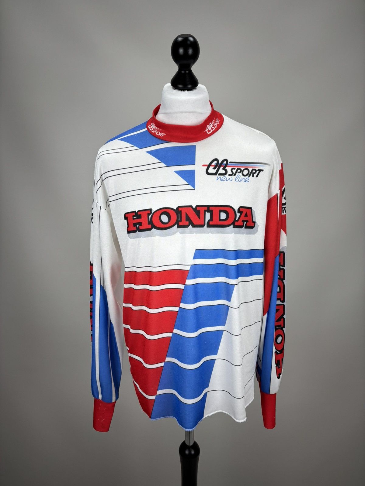 Mens vintage long sleeve Honda Size M/L Color Multicolor
