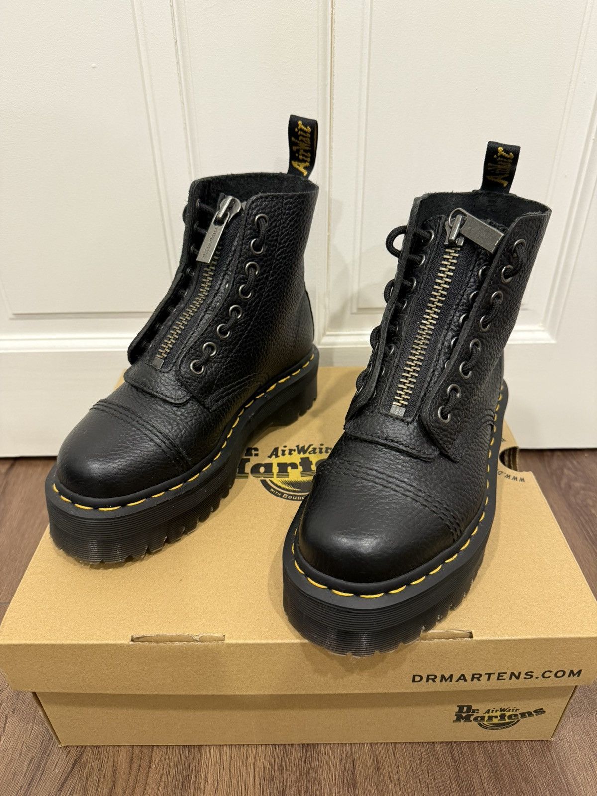Dr. Martens Dr. Martens Milled Nappa Leather Platform Boots Size US 5 / IT 35 - 1 Thumbnail