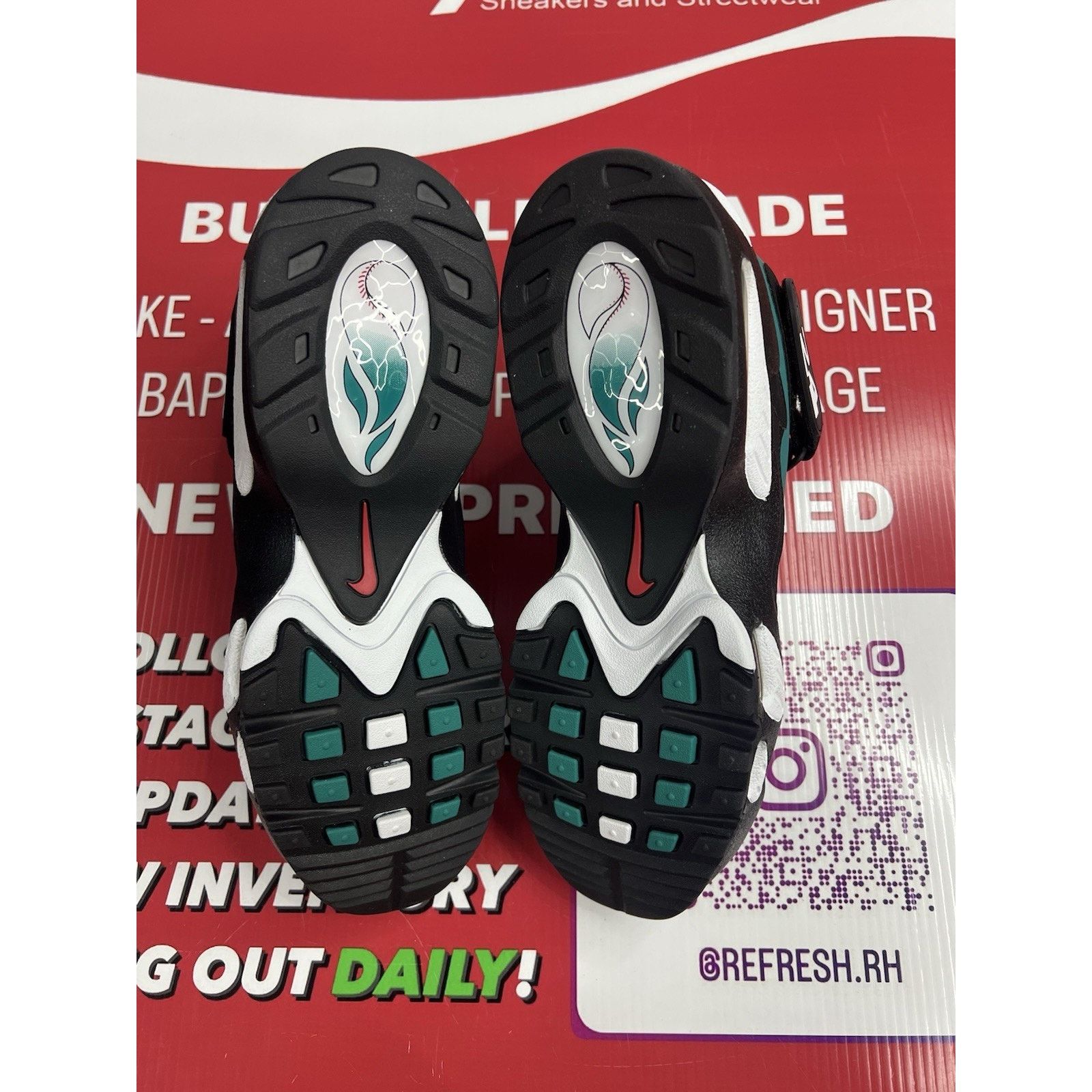 Nike Nike Air Griffey Max 1 Fresh Water Size 10 (DM8311-001) Size US 10 / EU 43 - 6 Thumbnail