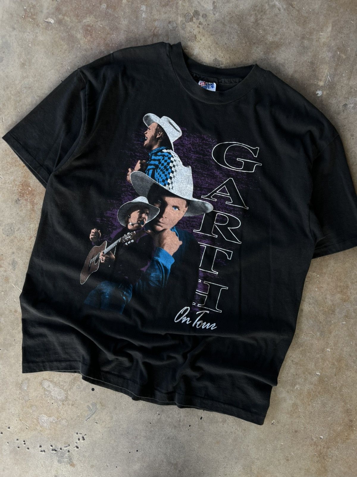 Band Tees Vintage 90’s Garth Brooks Tour Band T Shirt Size US XL / EU 56 / 4 - 2 Thumbnail