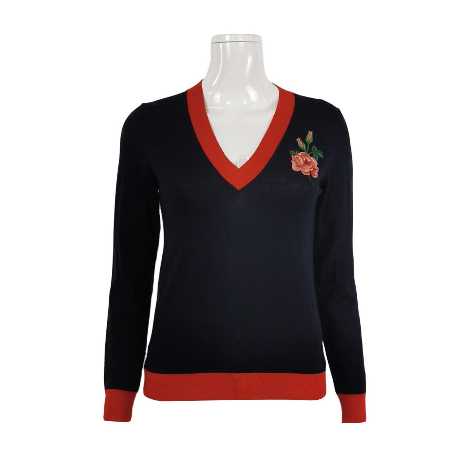Gucci Gucci Rose Embroidered V-Neck Sweater Size S Size US S / EU 44-46 / 1 - 1 Thumbnail