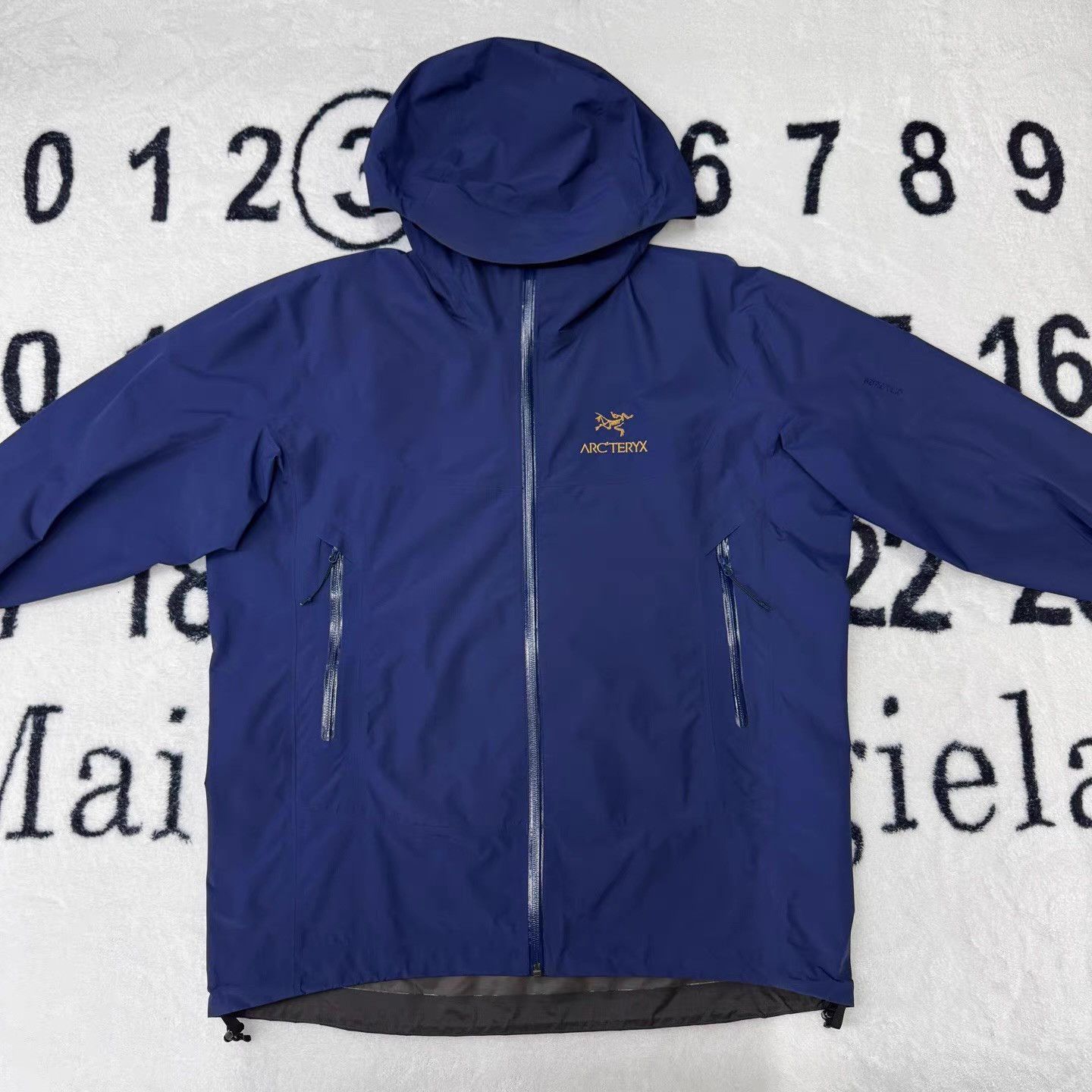 Arc'teryx Blue Hooded Light Jacket with Zip Pockets Size US L / EU 52-54 / 3 - 1 Thumbnail