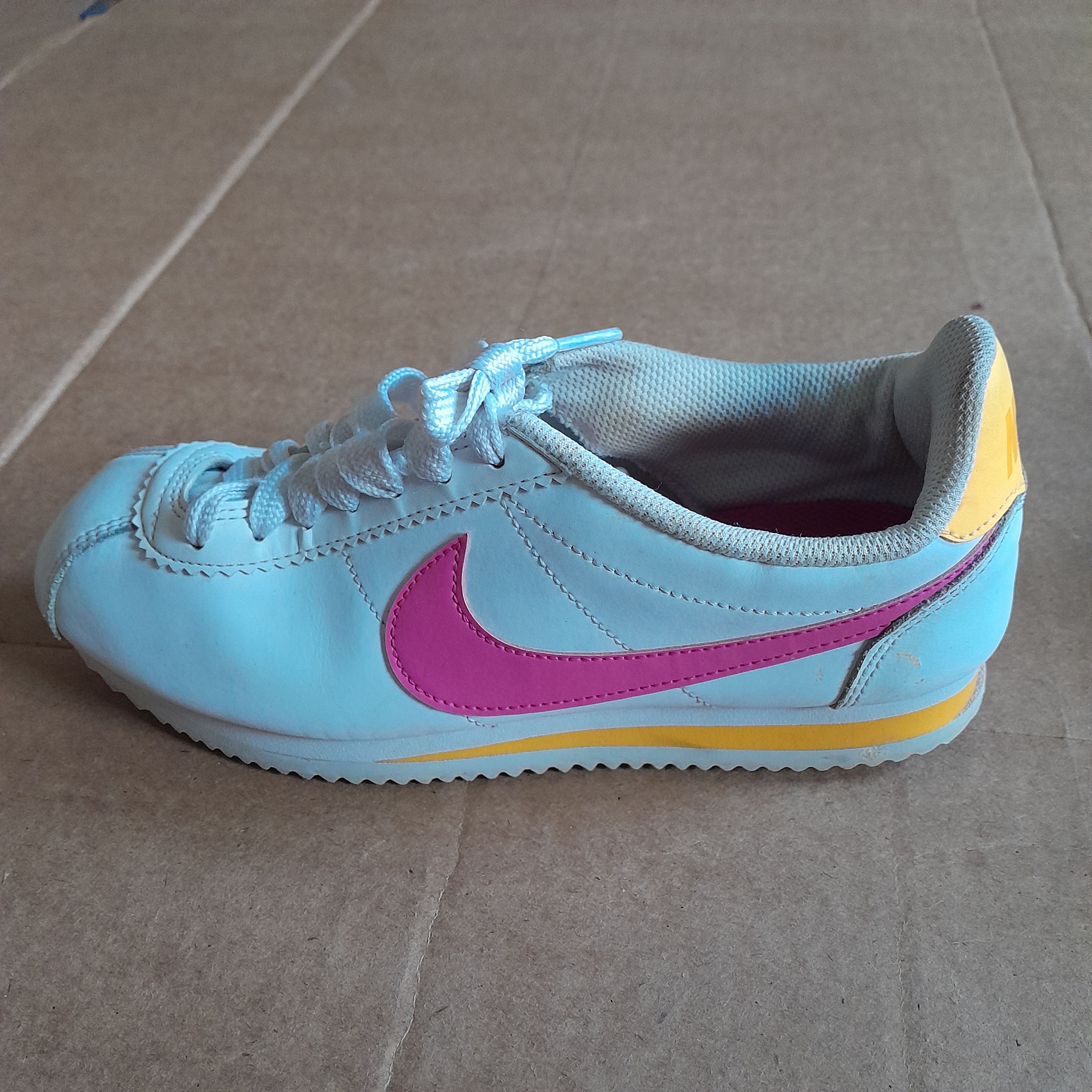 Nike Nike Women's White Running Sneakers Size 6 Size US 6 / IT 36 - 3 Thumbnail