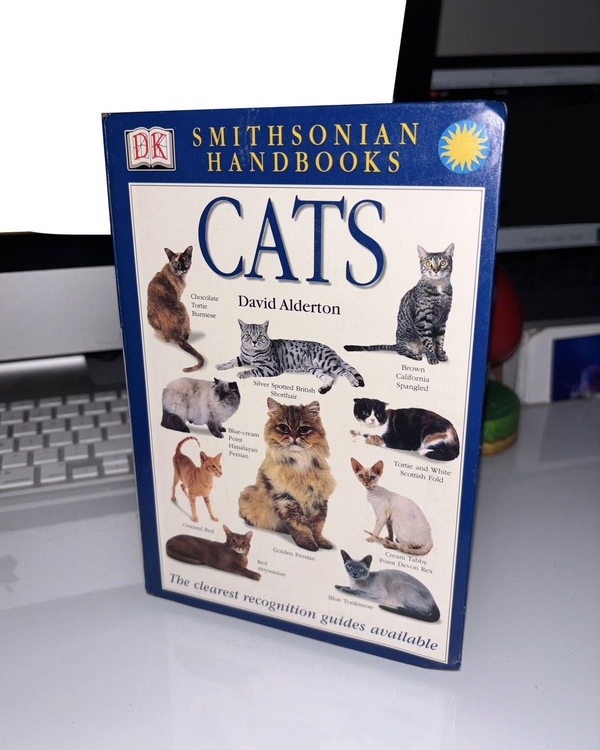 Other × Vintage SMITHSONIAN HANDBOOK OF CATS DK Publishing Illustrated Cats Size ONE SIZE - 1 Thumbnail