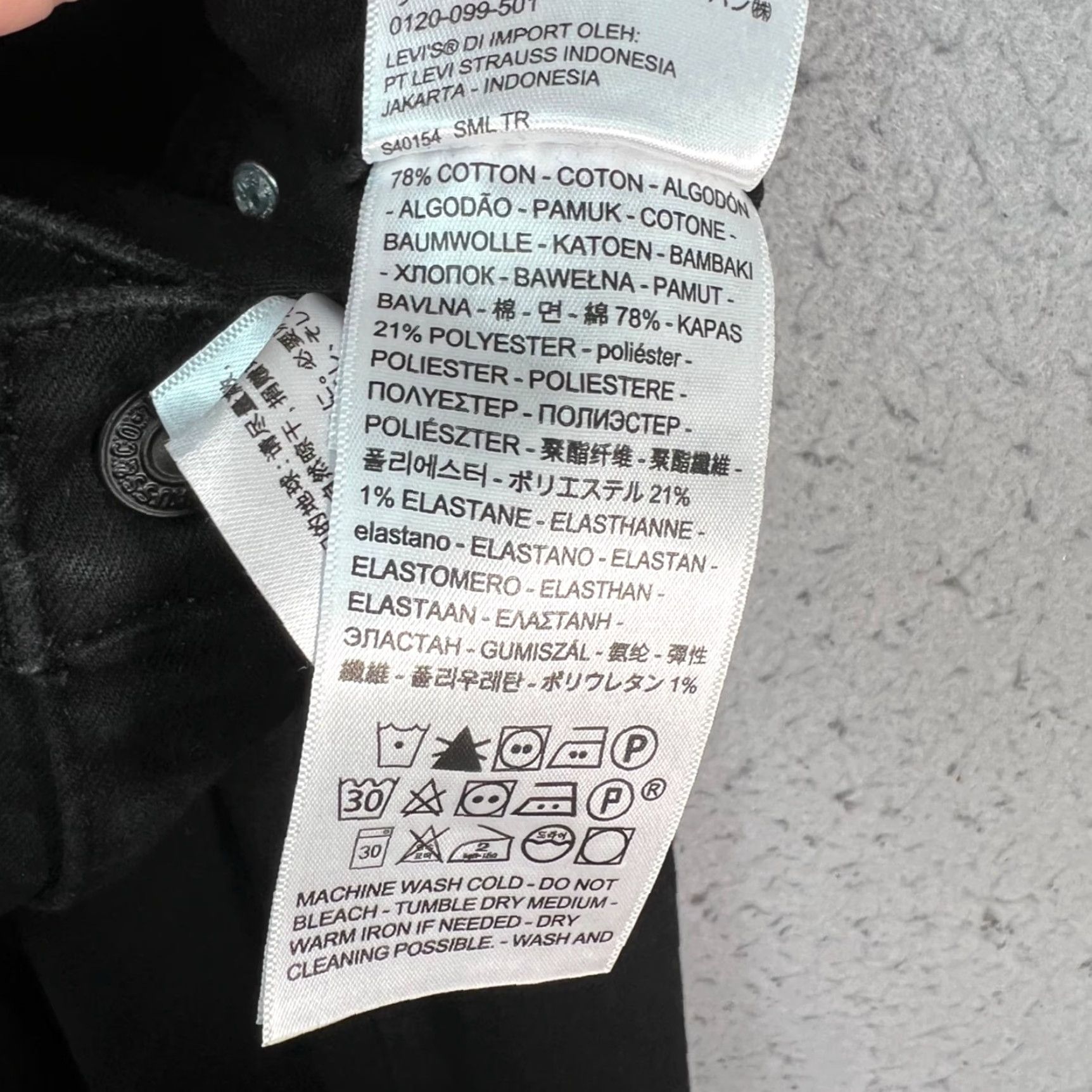 Levi's VINTAGE Levis Jeans 315 Shaping Bootcut Black Denim 5-Pocket Adult Womens 27 Inseam 32 Cotton Blend Size 27" / US 4 / IT 40 - 4 Thumbnail