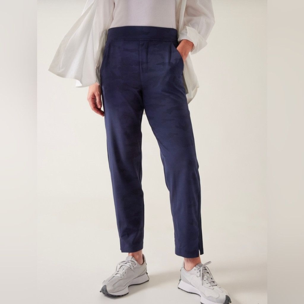 Athleta Athleta Blue Brooklyn Ankle Camo Pants Size 18 Size 40" / US 18 - 1 Thumbnail