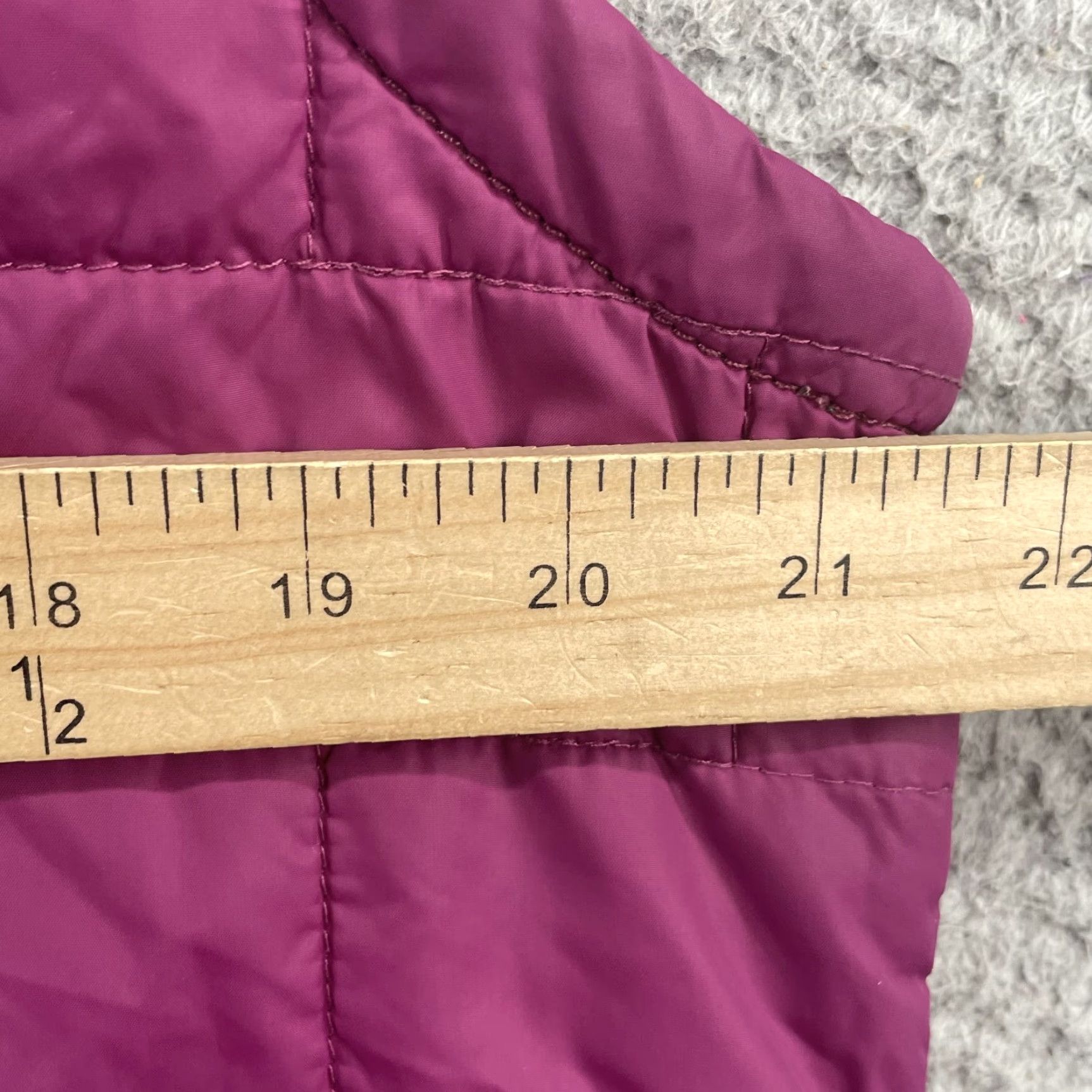 Carhartt Carhartt Reversible Flannel Vest Women's Large Magenta Outdoor Gorpcore Vest Women L Magenta Gorpcore Size L / US 10 / IT 46 - 4 Thumbnail