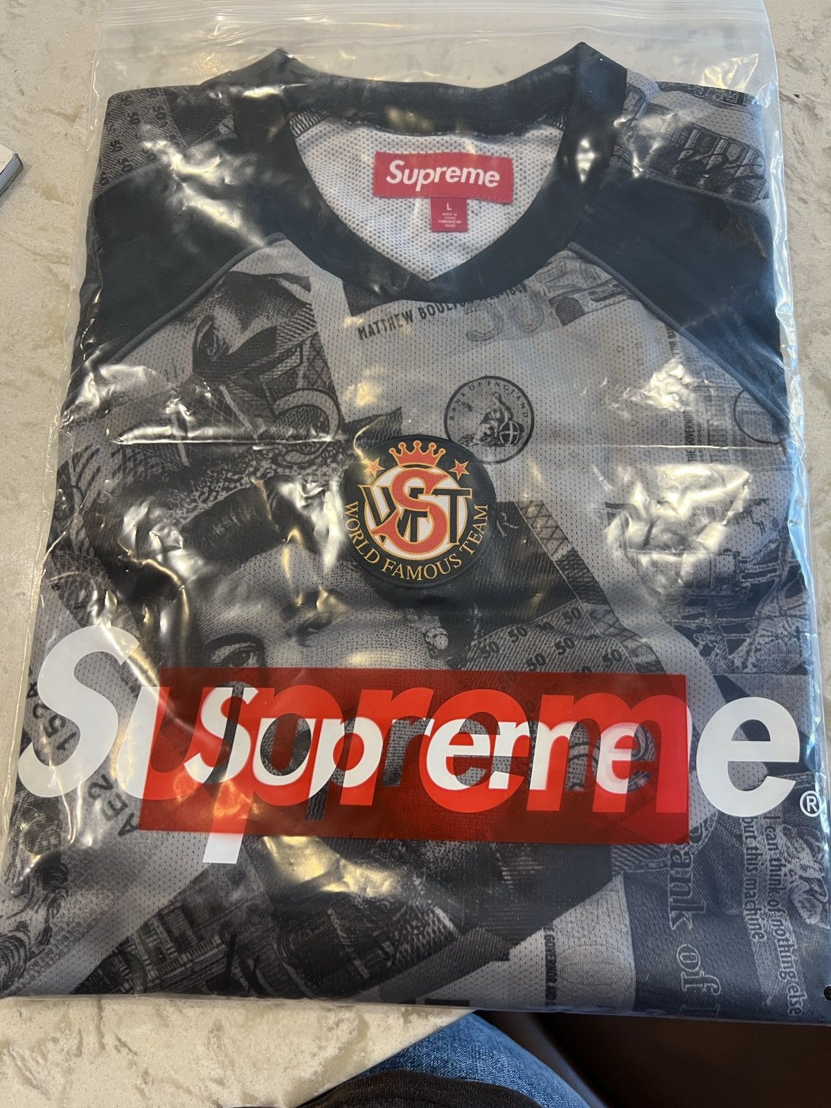 Supreme Supreme pounds soccer jersey large Size US L / EU 52-54 / 3 - 5 Thumbnail
