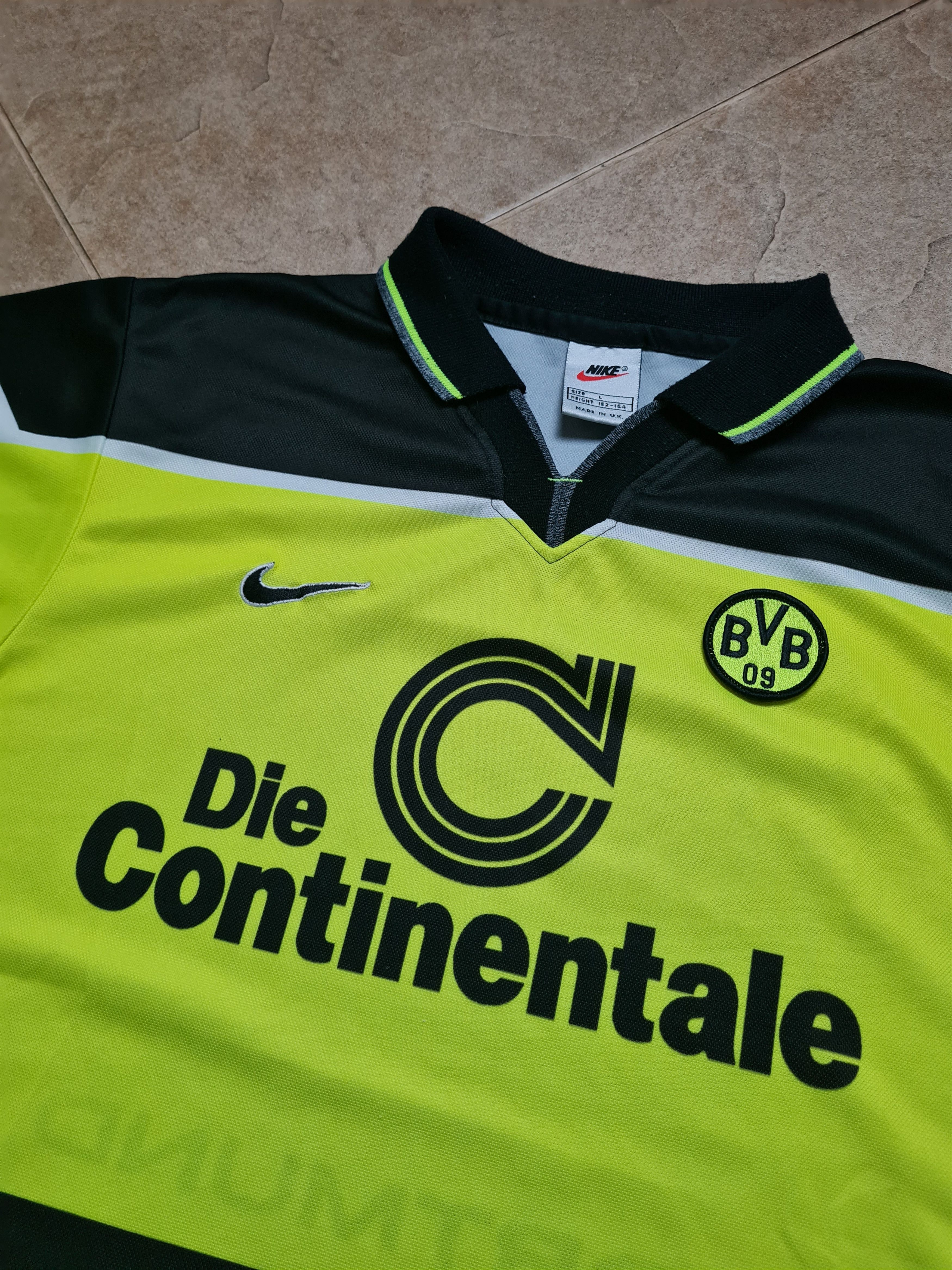 Nike Retro Jersey Borussia Dortmund Nike 1997/1998 Home Shirt Size US S / EU 44-46 / 1 - 2 Thumbnail