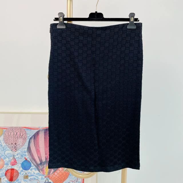 Gucci Gucci Black dark pattern logo skirt Size 26" / US 2 / IT 38 - 2 Thumbnail