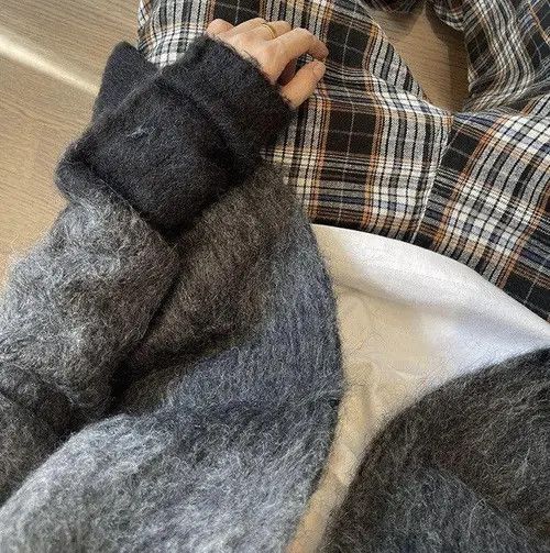 VIBE Gradient Fluffy Knit Cardigan Sweater Size US M / EU 48-50 / 2 - 4 Thumbnail