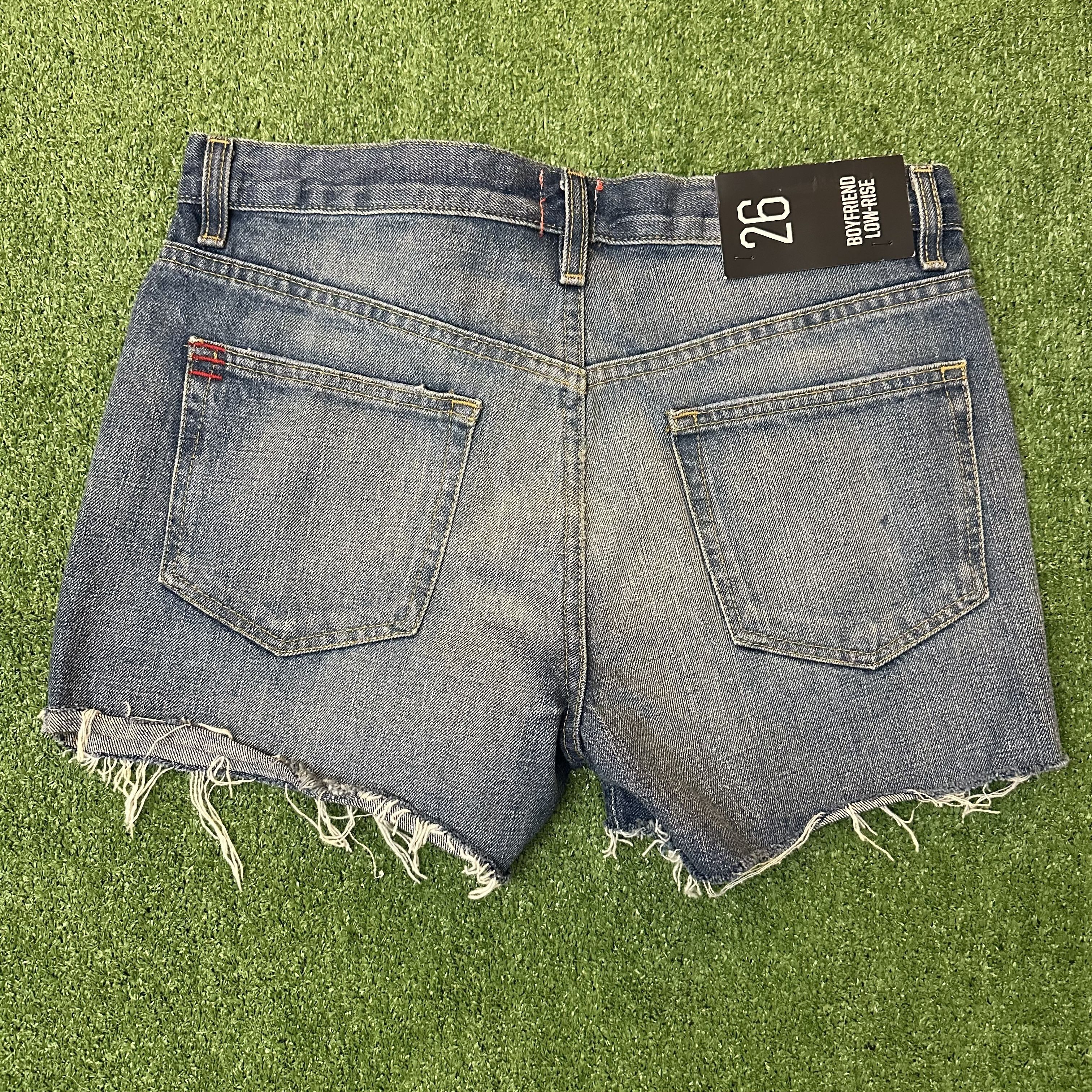 Bdg NWT Women's Boyfriend Low-Rise BDG Jean Shorts Size 33" - 2 Thumbnail