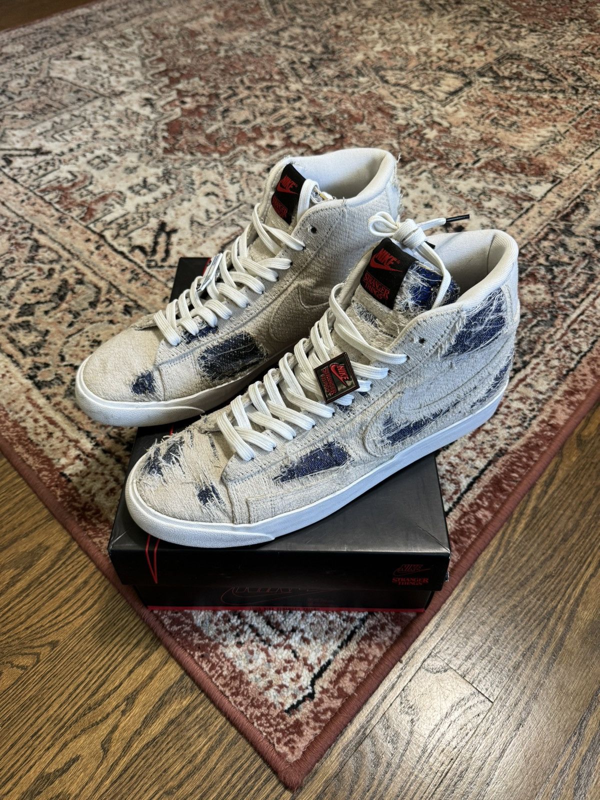 Nike stranger things blazer mid upside down best sale