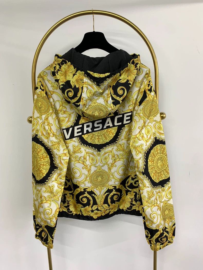 Versace Versace Yellow printed letter hooded jacket Size US L / EU 52-54 / 3 - 3 Thumbnail