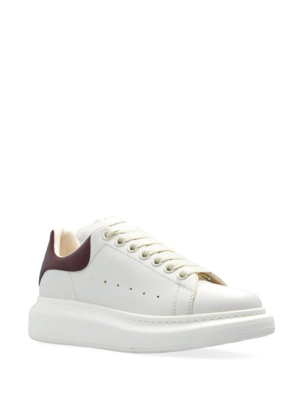 Alexander McQueen o1w1db10925 Oversized Sneaker in White Size US 10.5 / IT 40.5 - 2 Thumbnail