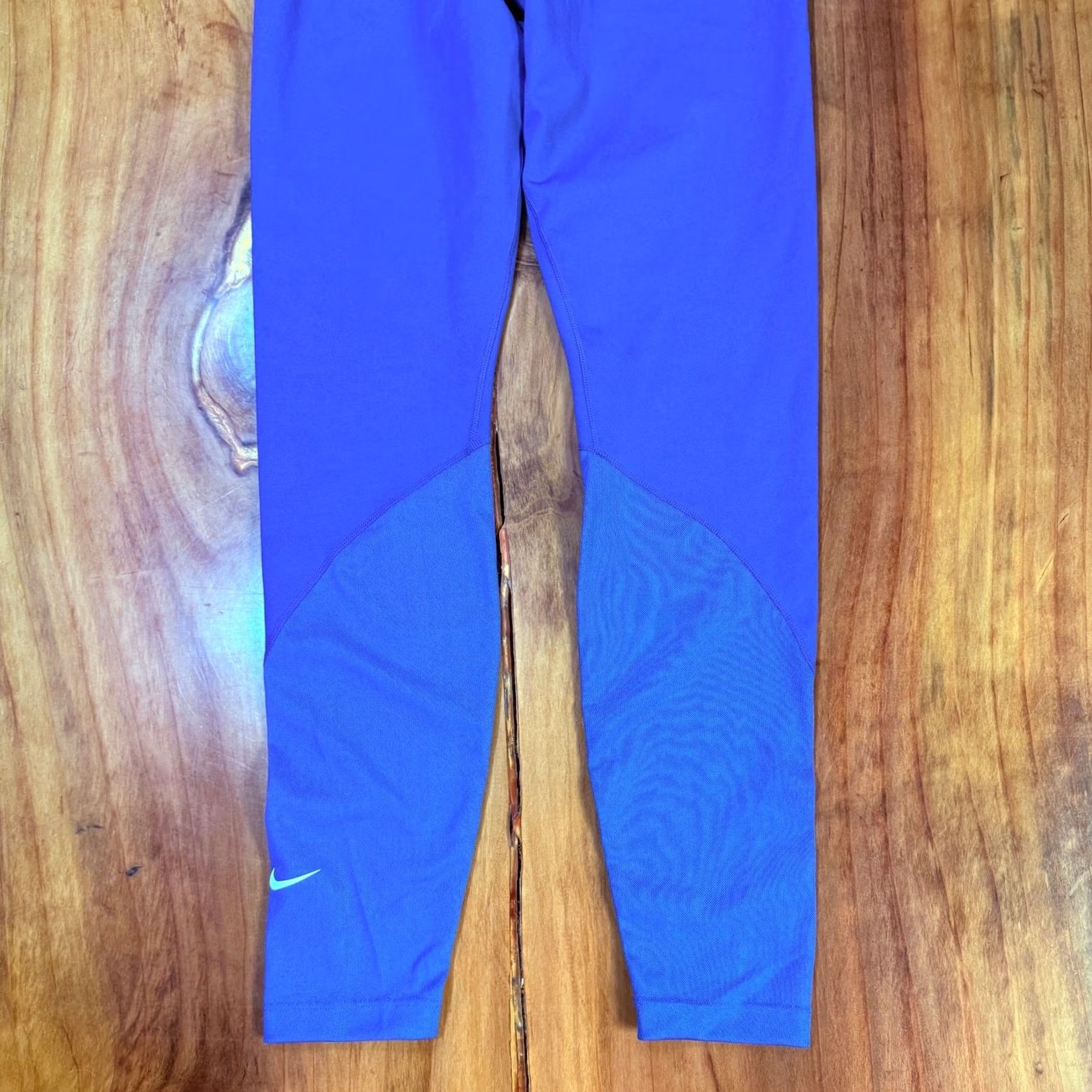 Nike Nike Go Leggings Shirt? Size 42" / US 20 - 6 Thumbnail