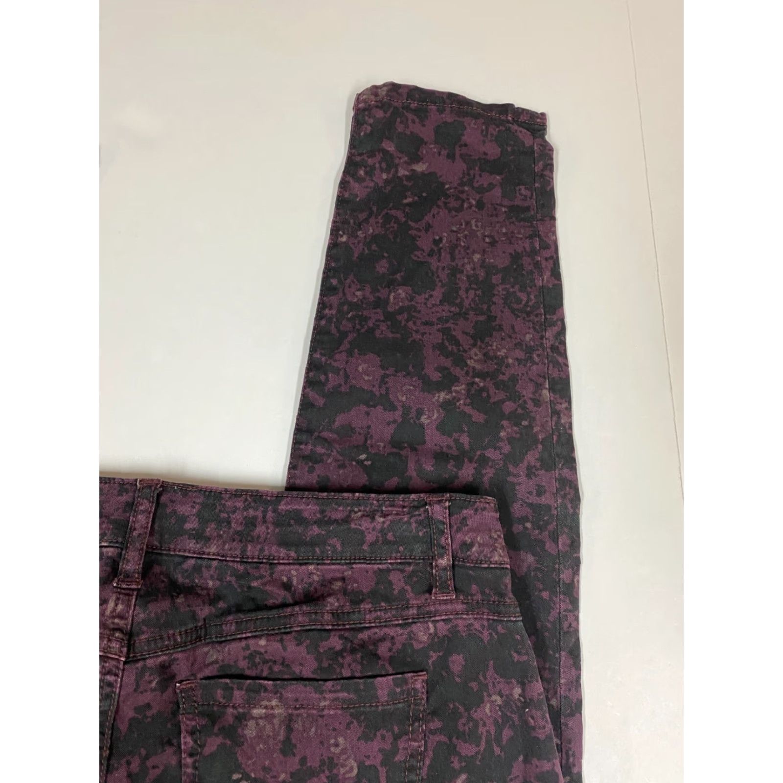 Vintage Cabi Jeans Womens 4 Purple Skinny Camo Denim Zip Pockets 29in Inseam Regular Womens Size 27" / US 4 / IT 40 - 6 Thumbnail