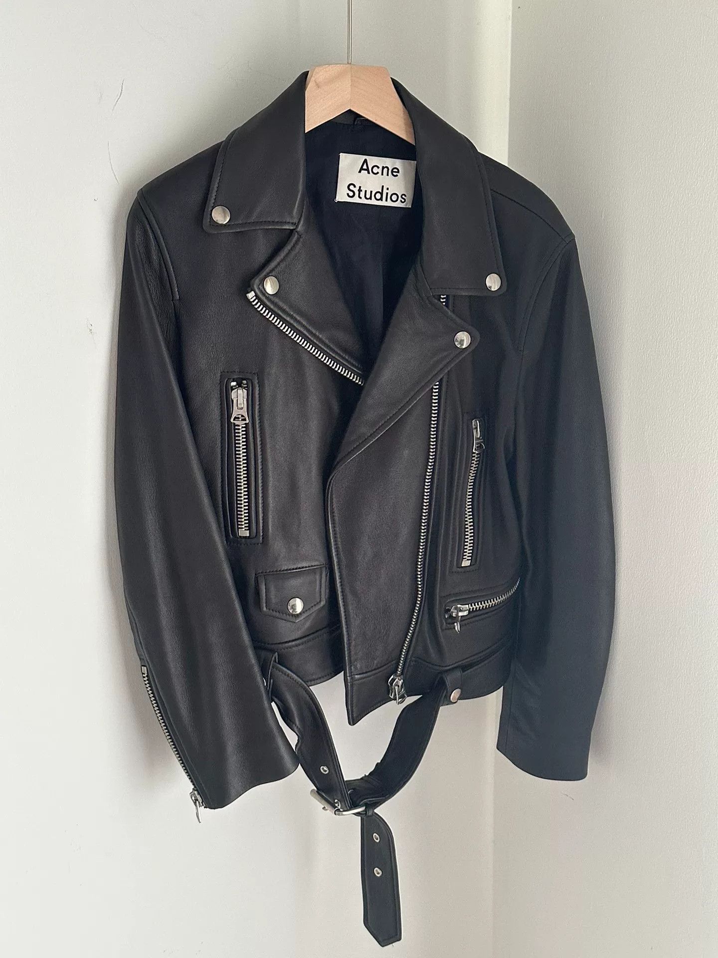 Acne Studios Acne Studios Strappy Runway Leather Jacket Size XS / US 0-2 / IT 36-38 - 1 Thumbnail