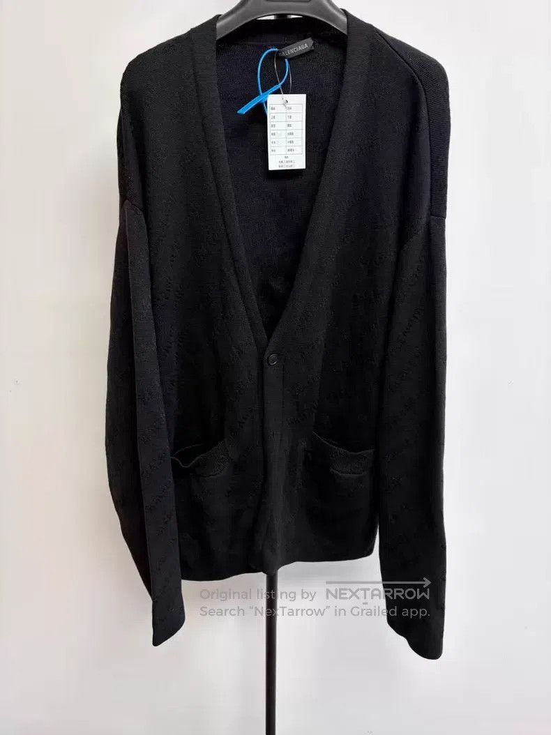 Balenciaga Balenciaga Solid Color V-neck Single Breasted Knit Sweater Size US M / EU 48-50 / 2 - 1 Thumbnail