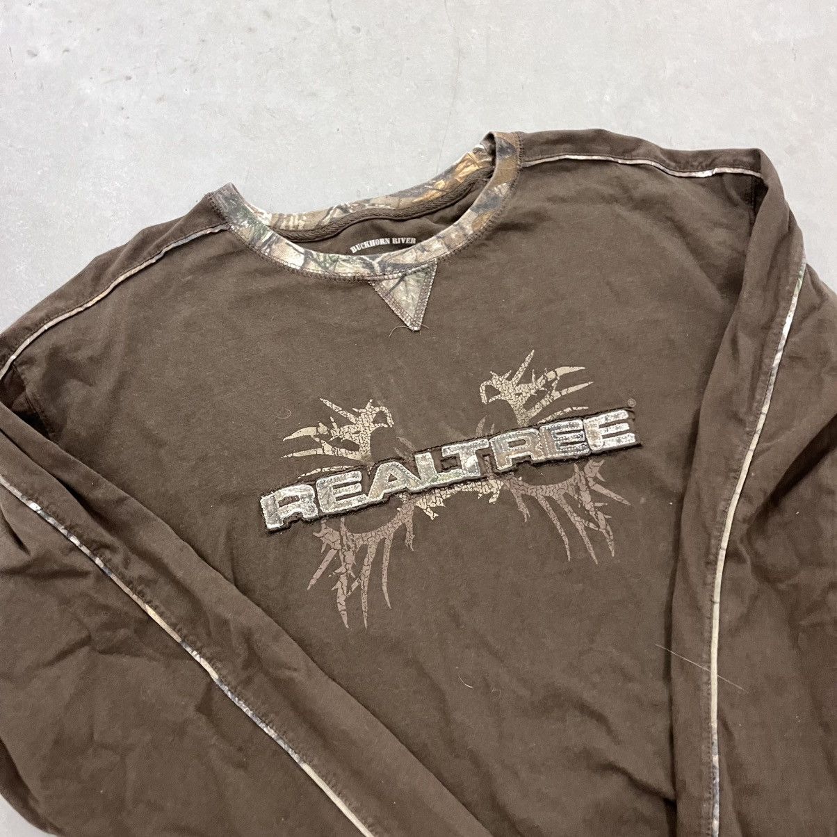 Realtree × Vintage Y2K Brown Realtree Long Sleeve Skater Style Goth Emo XL Size US XL / EU 56 / 4 - 2 Thumbnail
