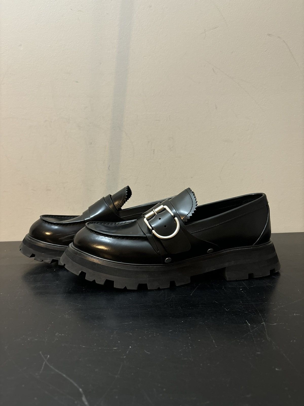 Alexander McQueen Alexander McQueen Wander Patent Leather Buckle Loafers Black Size US 10 / EU 43 - 1 Thumbnail