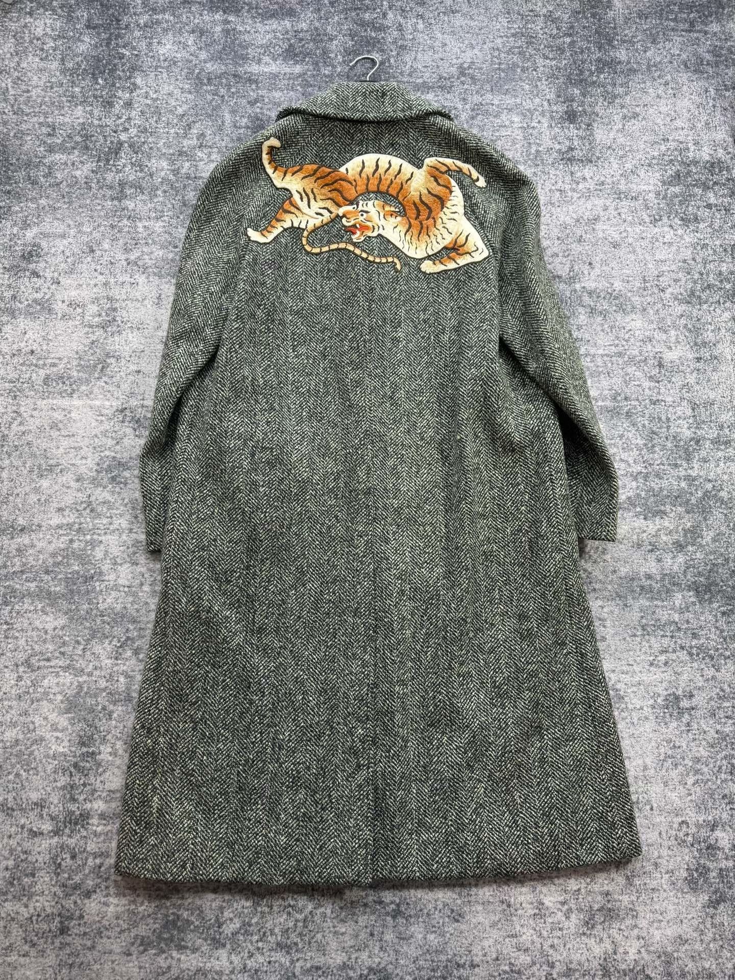 Gucci Gucci Runway Gray Tiger Embroidery Wool Coat Size US S / EU 44-46 / 1 - 1 Thumbnail