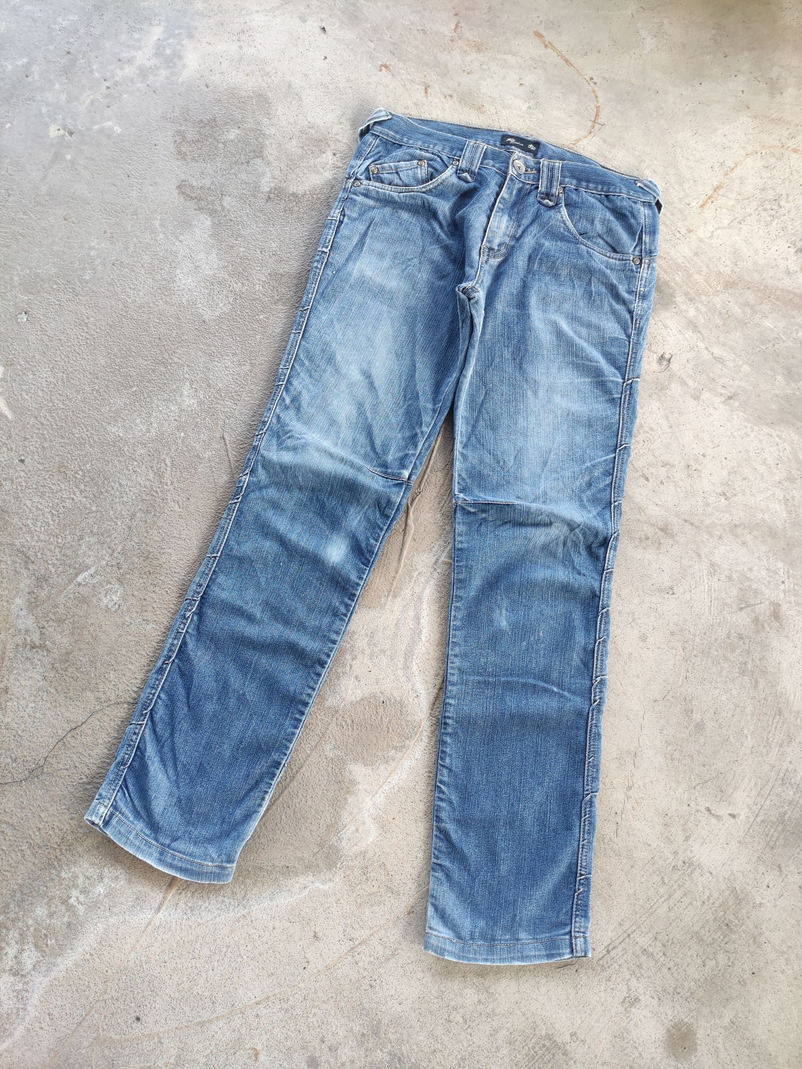 Japanese Brand Vintage Japanese Jean Distressed Faded Denim Pants Size US 33 - 2 Thumbnail