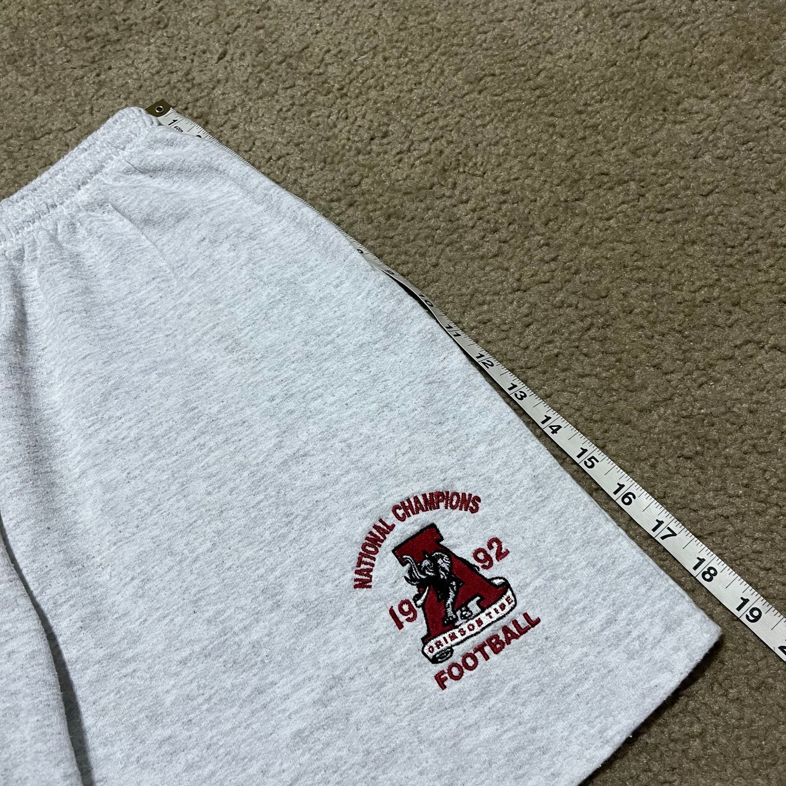 Other Vintage Alabama Crimson Tide 1992 National Champions Shorts Size US 30 / EU 46 - 7 Thumbnail