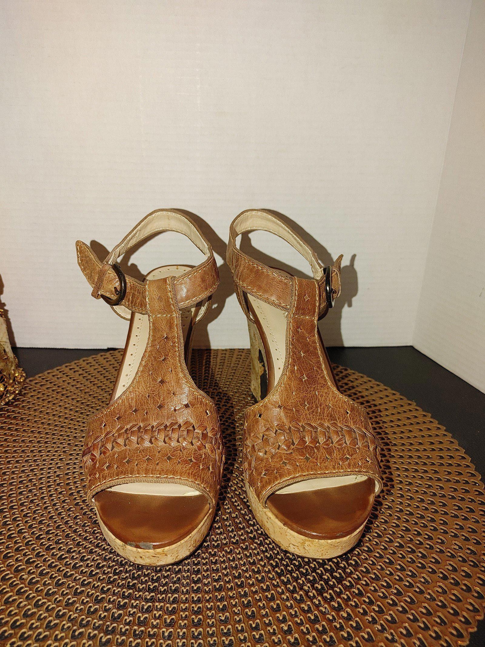 Designer Adrienne Vittadini Leather Platform Peep Toe Sandals Size 9 Size US 9 / IT 39 - 2 Thumbnail