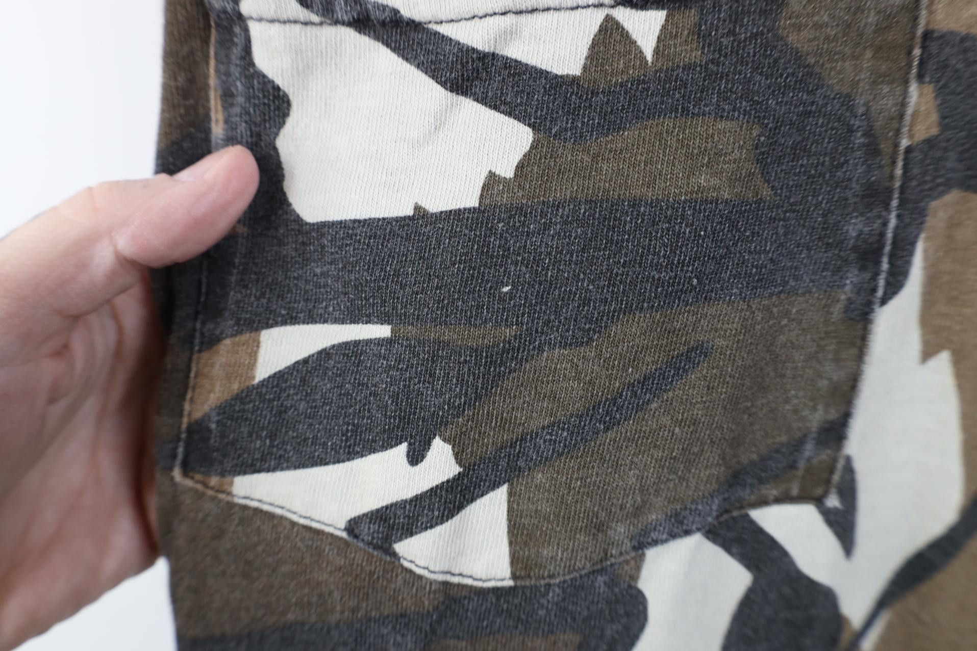 Vintage Vintage 90s Streetwear Camouflage T-Shirt Cotton USA Size US XL / EU 56 / 4 - 4 Thumbnail