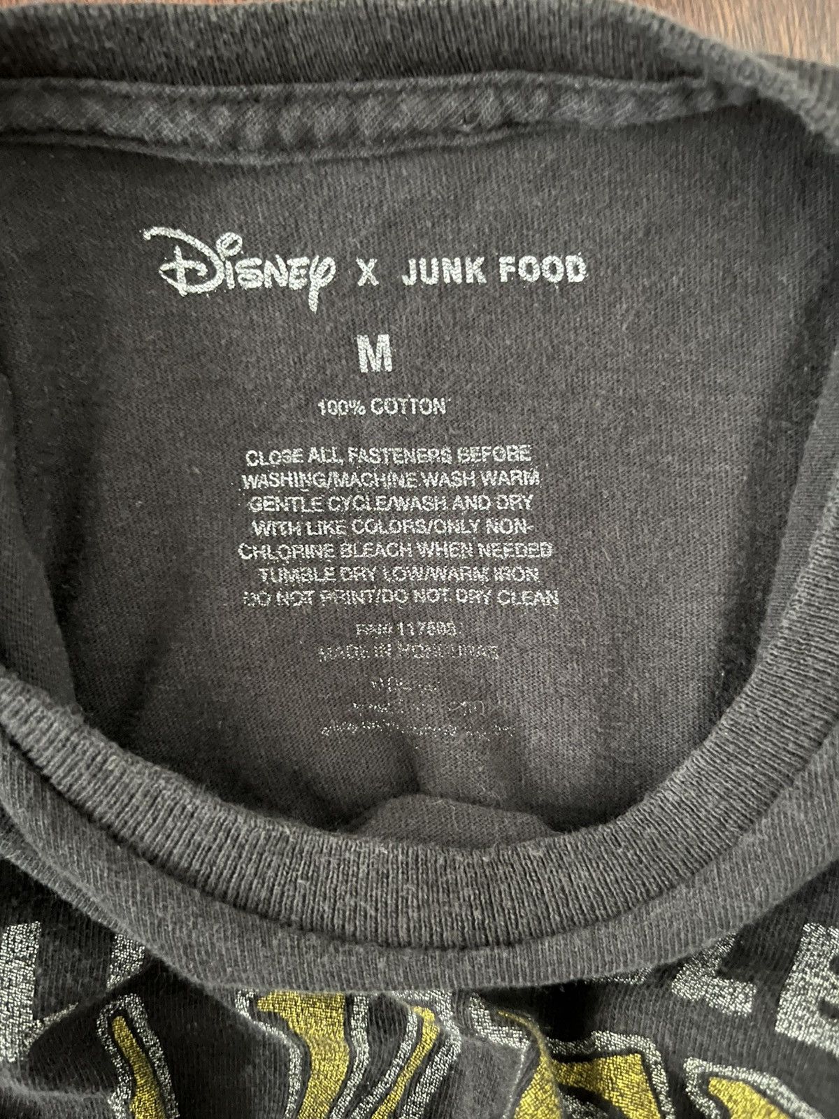 Disney × Junk Food Disney X Junk Food Los Angeles Lakers Shirt Size Medium Size US M / EU 48-50 / 2 - 4 Thumbnail