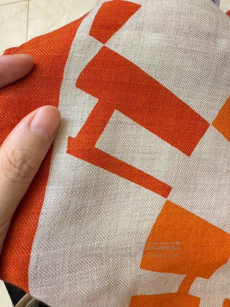 Hermes Hermes size 140*140 Shawl scarf, cashmere and silk fabric, Size ONE SIZE - 7 Thumbnail