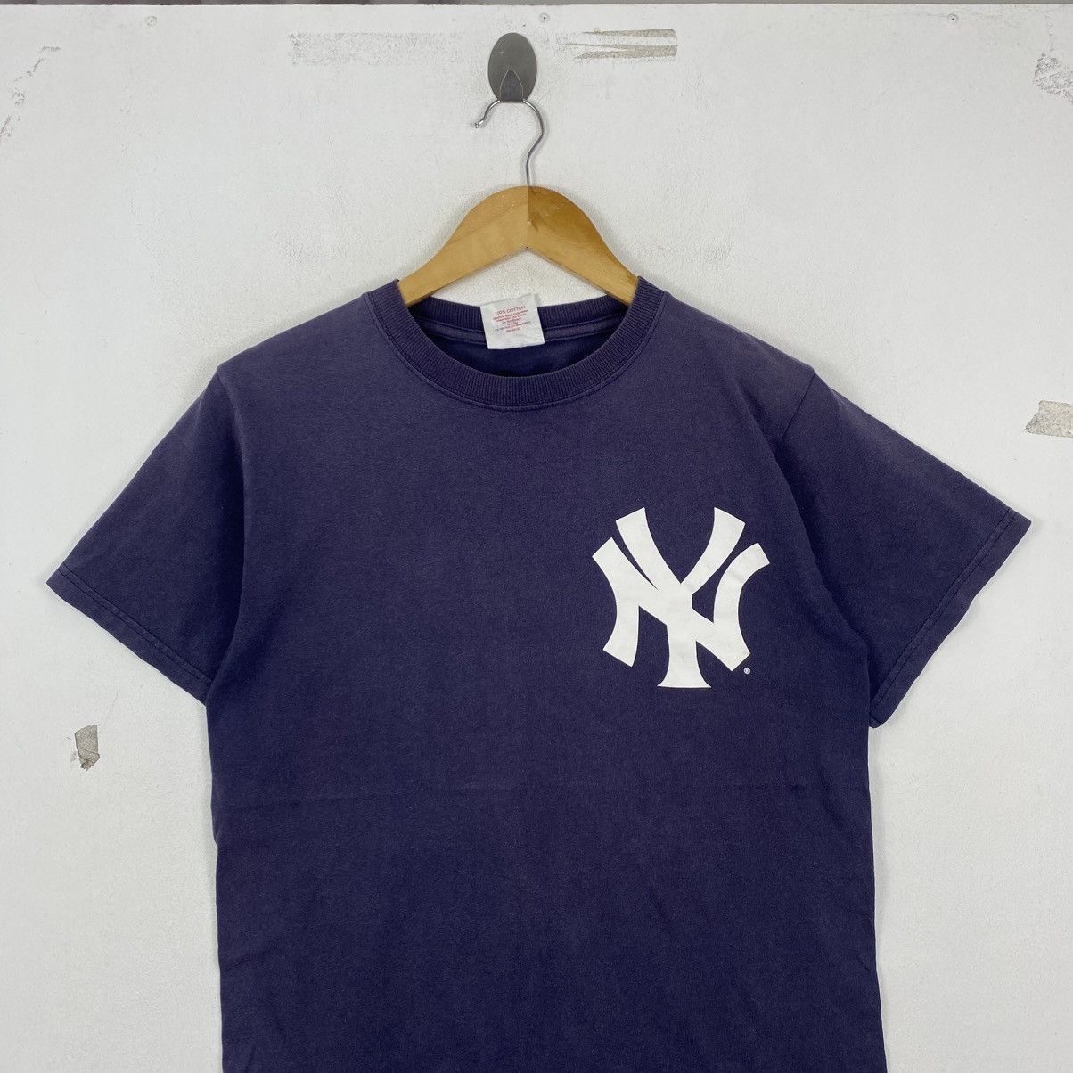 New York Yankees Vintage Y2K Majestic Derek Jeter NY Yankees Shirt Size M Size US M / EU 48-50 / 2 - 3 Thumbnail