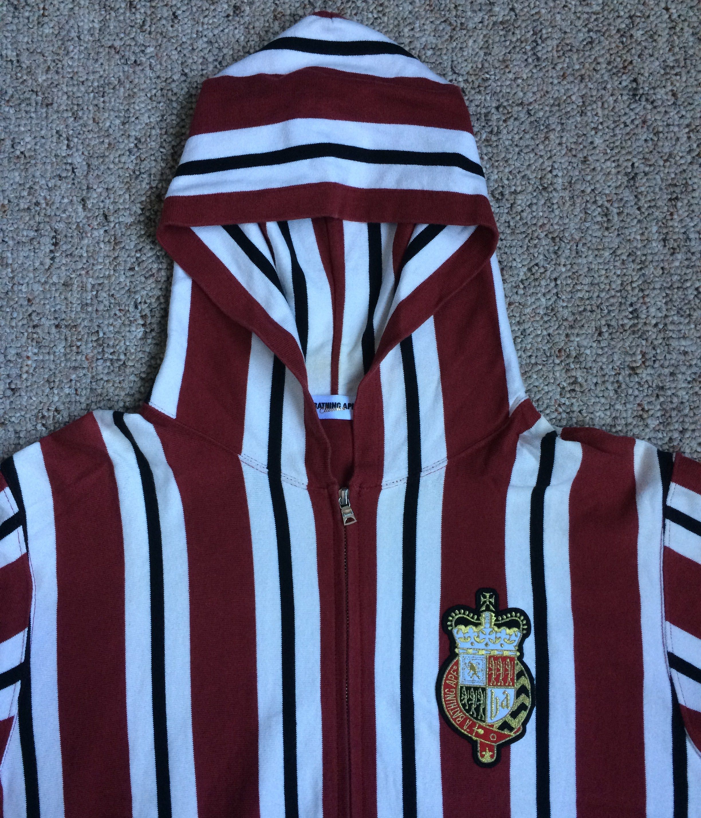 Bape OG Bape Embroidered Crest Logo Zip Hoodie size XL Size US XL / EU 56 / 4 - 2 Thumbnail